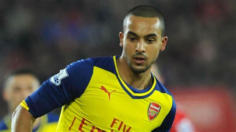 Walcott hails Arsenal attacking options | FourFourTwo