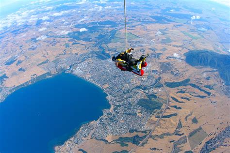 My First Skydive! Taupo - New Zealand - Discovering New Skies