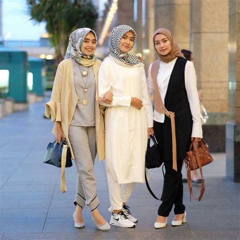 Outfit Pantai Hijab Simple : 3 Tips Outfit Hijab Buat ke Pantai - Facetofeet.com - We did not ...