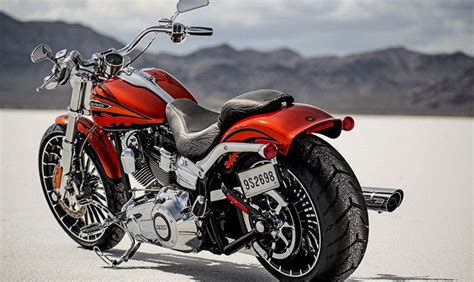 2014 Harley Davidson CVO Breakout Review - Top Speed