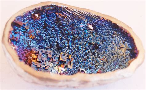 Bismuth Geode | Bismuth, Crystal formations, Stones and crystals