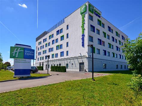 Holiday Inn Express Warsaw Airport Hotel by IHG