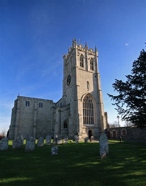 Christchurch Priory © Mike Searle cc-by-sa/2.0 :: Geograph Britain and Ireland