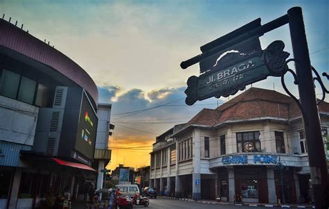 Memutar Waktu di Jalan Braga, 700 Meter yang Tak Ada Habisnya