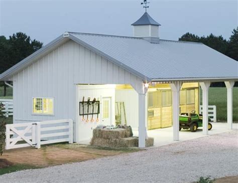 Stable Style: Small Barns | Small barns, Horse barn designs, Small horse barns