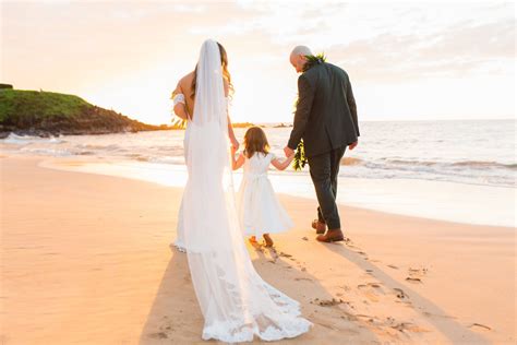 View Maui Wedding Photography by Top Photographers in Maui, HI