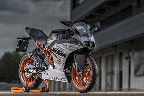 2015 KTM RC390 First Ride Review + Video | Motorcycle.com