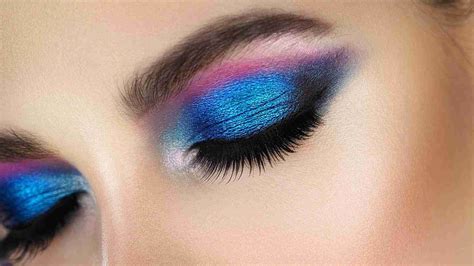 How to Wear Pink and Blue Eyeshadow - L’Oréal Paris