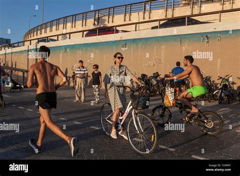 Tel Aviv beachfront promenade, Israel Stock Photo - Alamy