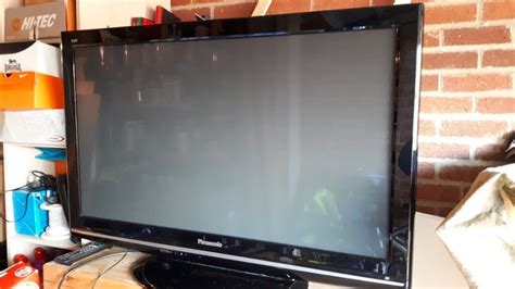 Panasonic Viera 42 inch flat screen TV with built in freeview - full ...