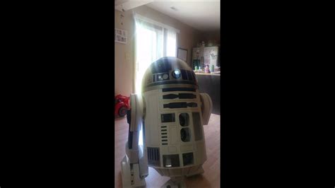 R2D2 showing off sounds - YouTube