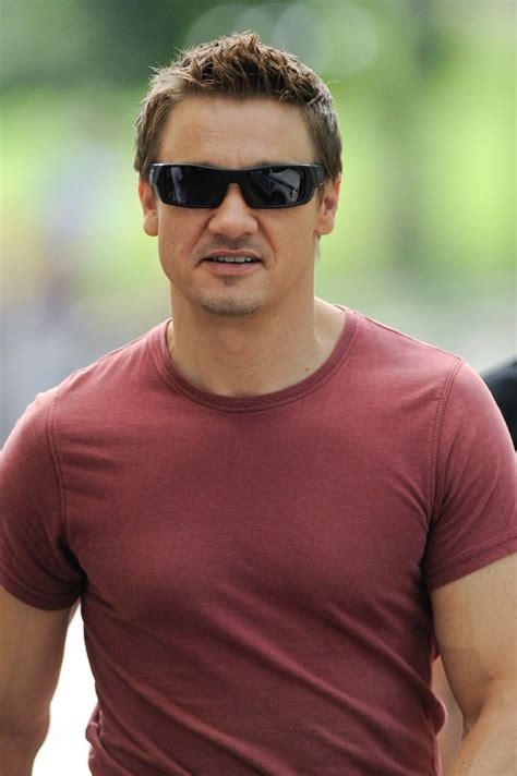 Jeremy Renner Clint Barton, Jeremy Renner, Most Handsome Men, Hawkeye, Fellas, Brad Pitt ...