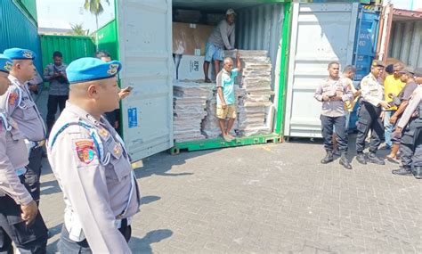 Logistik Pemilu KPU Maluku Tengah Dikirim Melalui Jalur Laut, Berikut Rinciannya - Potretmaluku.id