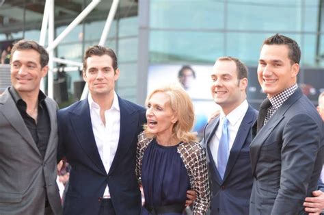 Henry Cavill with his brothers and mum | Henry cavill, Henry cavill eyes, Hollywood men