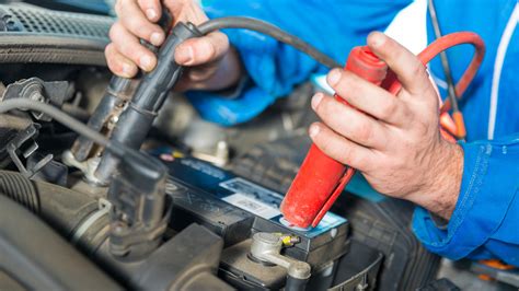 10 Signs Of A Dead Car Battery (And What To Do About It) | RepairSmith