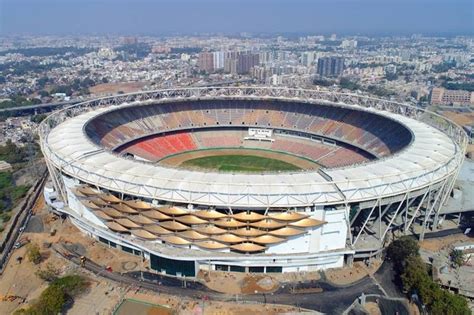 Page 2 - The 5 biggest cricket stadiums in India