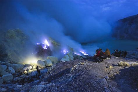 Ijen Crater Blue Fire by Car from Bali I Indonesia Impression