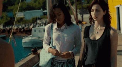 Sea Change Emily Rudd GIF - Sea Change Emily Rudd Movie - Discover & Share GIFs | Emily rudd ...