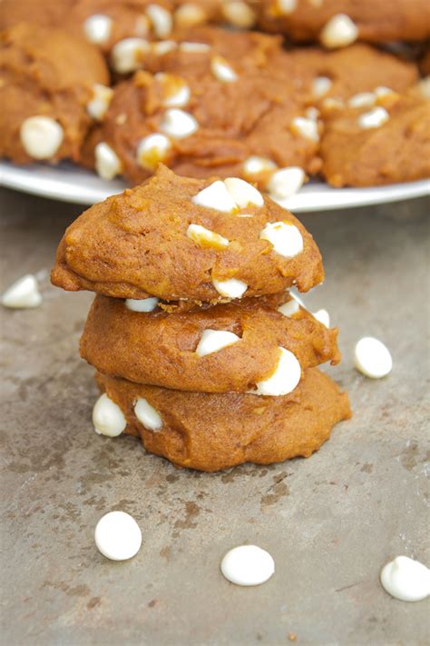 Pumpkin Pie Cookies with White Chocolate| Horses & Heels