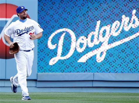 Former Dodgers closer Eric Gagne considering comeback – Daily News