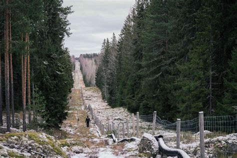 Finland begins construction of barrier wall along border with Russia ...