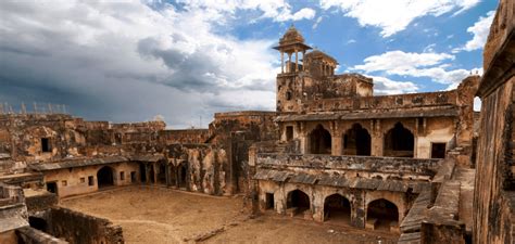 Five Lesser-Known Historical Monuments In Bihar You Must Check Out