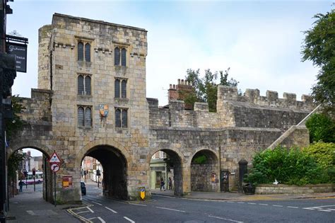 Walls of York and Bar Convent - Yorkshire Ramblings