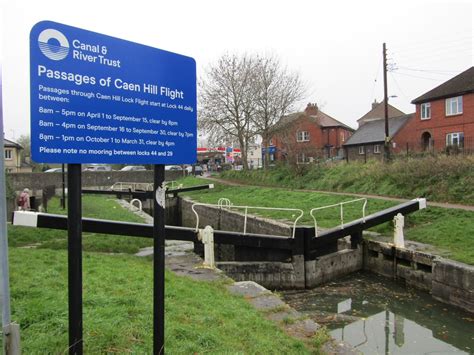 Devizes - Kennet Lock © Colin Smith cc-by-sa/2.0 :: Geograph Britain ...