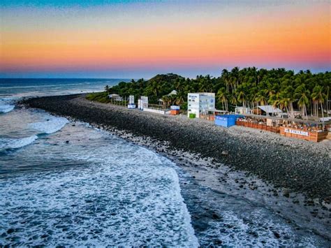 Freedom in El Salvador 🌊