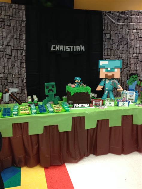 Mine craft table decor! Birthday party! | Minecraft birthday, Minecraft ...