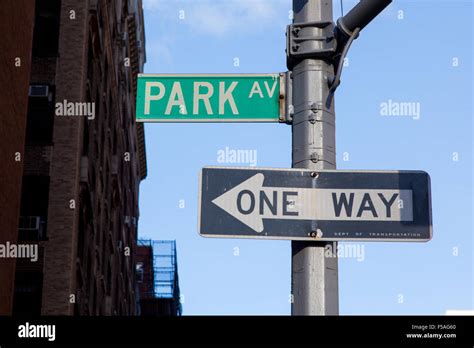 Park Avenue street sign, Manhattan, New York city, United States of ...