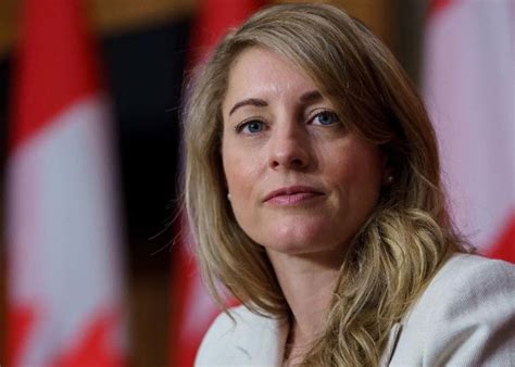 Mélanie Joly fait taire les rumeurs d'idylle avec Justin Trudeau en ...