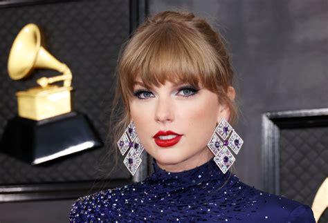Taylor Swift Hit the Grammys Red Carpet in a Midnights-Inspired Crop Top—See Pics | Glamour
