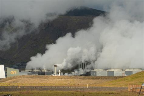 Geothermal power plant, Iceland – Geology Pics