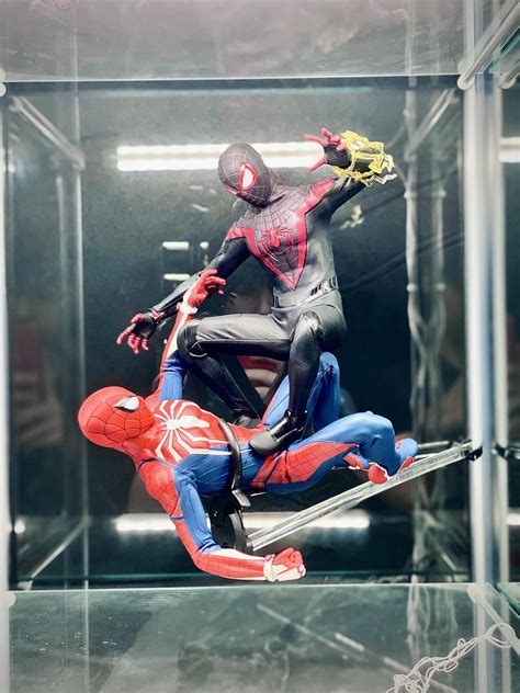 Peter vs Miles : r/hottoys