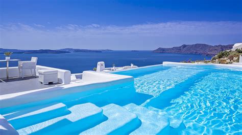 Amazing 5 Star Hotel in Santorini with Sea-Views - Canaves Oia