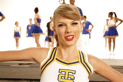 Taylor Swift Reveals Outtakes From 'Shake It Off' Video