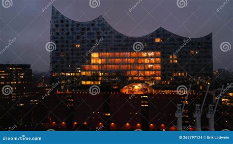 Amazing Night View Over Elbphilharmonie Concert Hall in Hamburg - HAMBURG, GERMANY - DECEMBER 26 ...