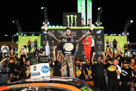 Martin Truex Jr. wins 2017 Cup Series championship