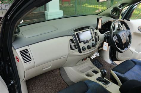 Toyota Kijang Innova Interior