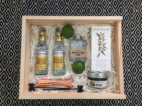 Gin and Tonic gift boxes to thank your groomsmen for all that they do