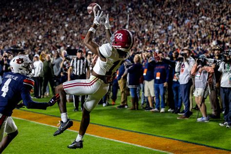 Alabama bails out big bettor, scores on fourth-and-31 to beat Auburn | Betting | Sports