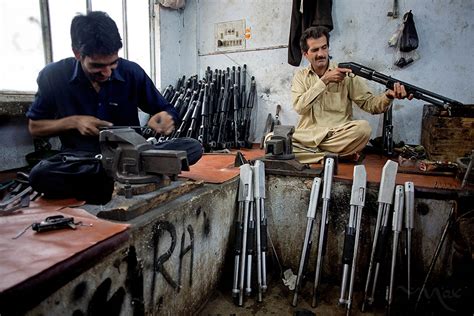 A Visit To Pakistani Gun Market Derra Adam Khel - Pak GUNS - THE KEY TO KNOWLEGE