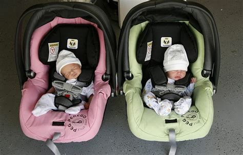 8 Tips to Make Your First Outing With Twins Successful - Twiniversity