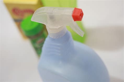 3 Ways to Make Homemade Laundry Spray Starch with Cornstarch