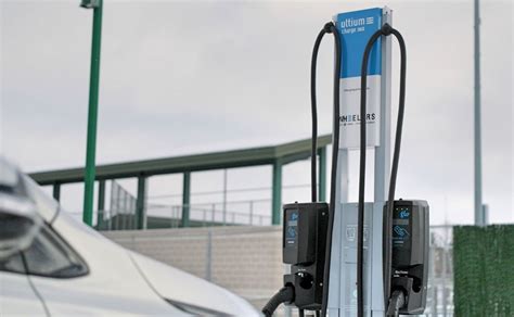 Canadian EV charger maker Flo to supply 40,000 stations to N.A. GM dealers | Automotive News Canada