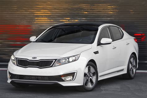 Kia Optima Hybrid launched at the Los Angeles Motor Show - Automotorblog