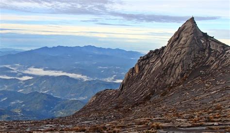 Climbing Mount Kinabalu in Low Budget - Littlenomadid.com