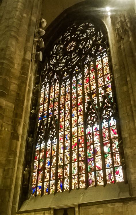 Stained_glass_window_in_Milan_Duomo | Inspired To Explore