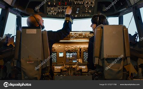 Boeing 747 Cockpit Takeoff